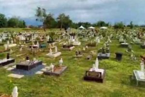 Berhadapan tanah perkuburan islam sg tua baharu