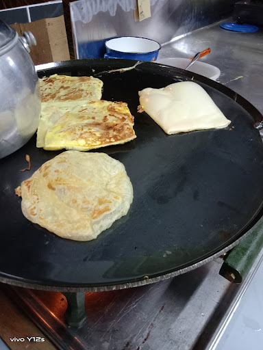 Warung roti canai dalam taman(pokde)