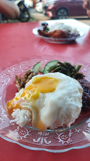 Nasi lemak dan roti canai