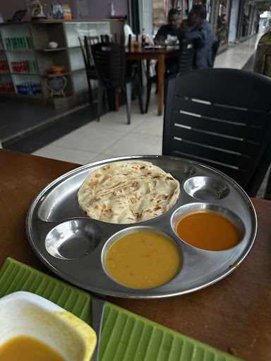 யாஷ் இலை சாப்பாடு உணவகம்