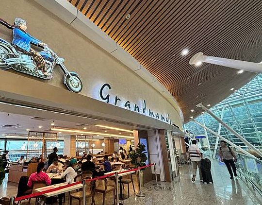 grandmamas klia satellite