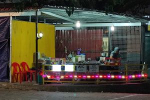 Medan Selera Taman Fajar Batu 7, Sandakan, Sabah.