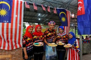 Roti Canai Terbang Pian & Sally